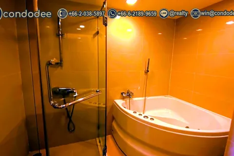 Condo in Khlong Toei, Bangkok, Thailand, 2 bedrooms  № 200954 - photo 11