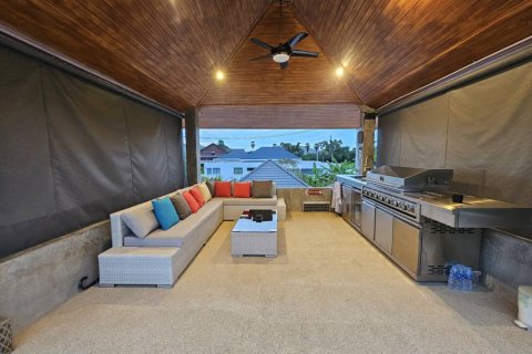 Chalet de 4 dormitorios en Phuket, Tailandia № 157363 - foto 9