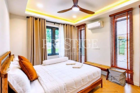 Casa de 4 dormitorios en Pattaya, Tailandia № 233784 - foto 13