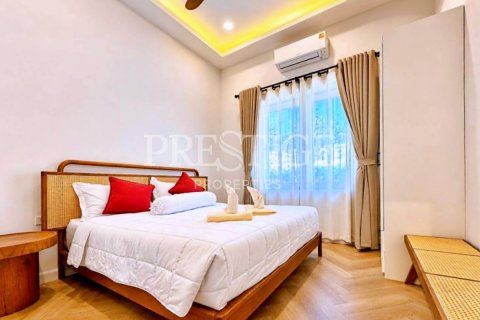 Casa de 4 dormitorios en Pattaya, Tailandia № 233784 - foto 12