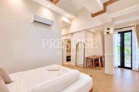 Casa de 4 dormitorios en Pattaya, Tailandia № 233784 - foto 9