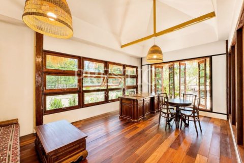 Casa de 4 dormitorios en Pattaya, Tailandia № 233784 - foto 17