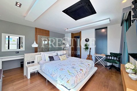 House in Pattaya, Thailand 4 bedrooms № 233782 - photo 10