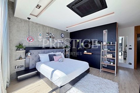 House in Pattaya, Thailand 4 bedrooms № 233782 - photo 25