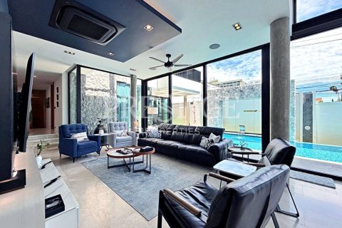 House in Pattaya, Thailand 4 bedrooms № 233782 - photo 8