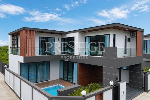 Haus in Pattaya, Thailand 34 Schlafzimmer № 233783