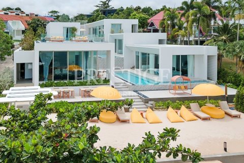Casa de 8 dormitorios en Pattaya, Tailandia № 233780 - foto 26