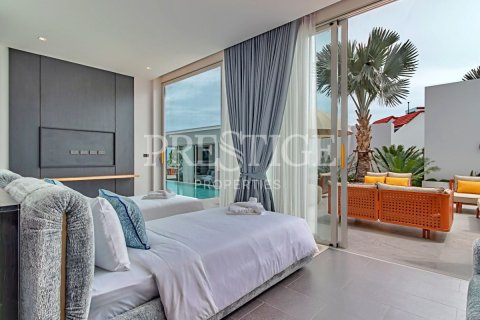 Casa de 8 dormitorios en Pattaya, Tailandia № 233780 - foto 13
