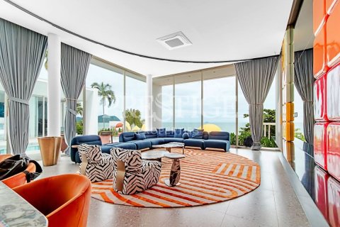 Casa de 8 dormitorios en Pattaya, Tailandia № 233780 - foto 4