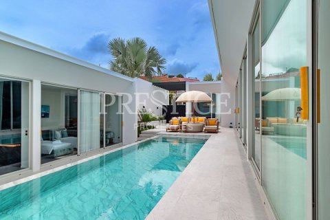 Casa de 8 dormitorios en Pattaya, Tailandia № 233780 - foto 16