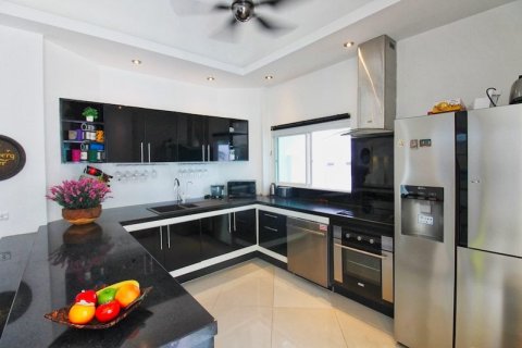 Haus in Pattaya, Thailand 6 Schlafzimmer № 170305 - Foto 8