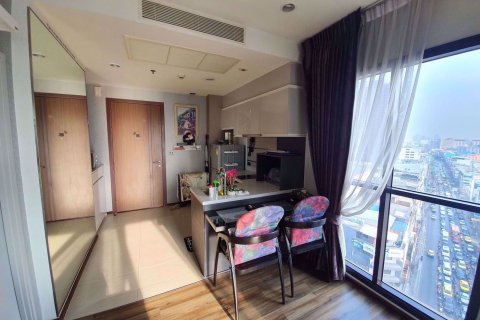 Condo à Bangkok, Thaïlande, 1 chambre à Wyne Sukhumvit  № 111432