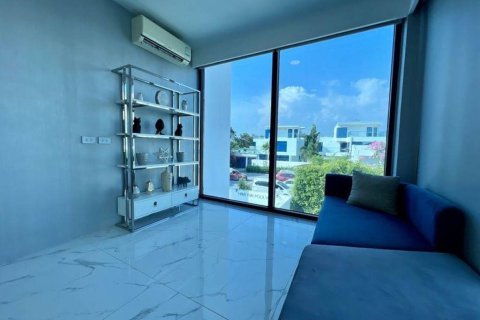 Chalet de 3 dormitorios en Pattaya, Tailandia № 146787 - foto 9