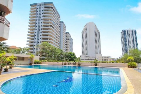 Apartamento de 2 habitaciones en Pattaya, Tailandia № 214246 - foto 18