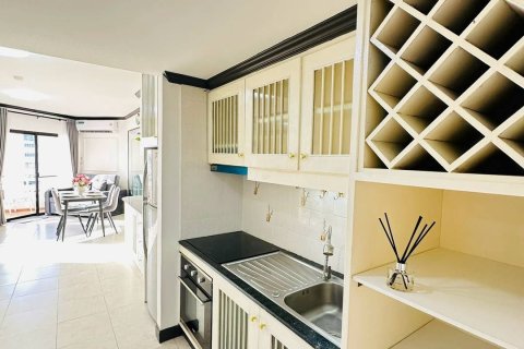 Apartamento de 2 habitaciones en Pattaya, Tailandia № 214246 - foto 8