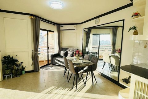 Apartamento de 2 habitaciones en Pattaya, Tailandia № 214246 - foto 3