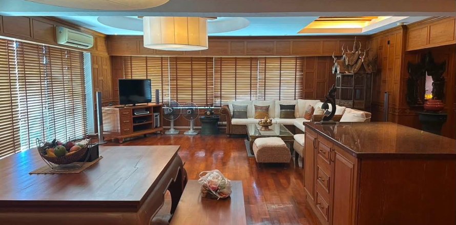 Apartamento de 3 habitaciones en Pattaya, Tailandia № 214245