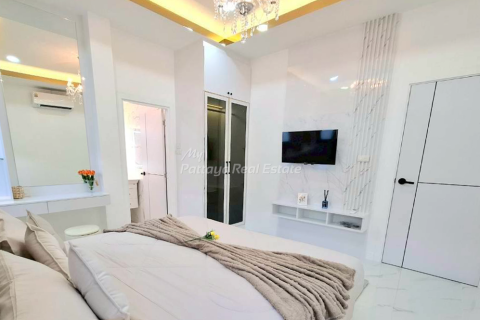 Casa de 3 dormitorios en Bang Lamung, Tailandia № 146558 - foto 12