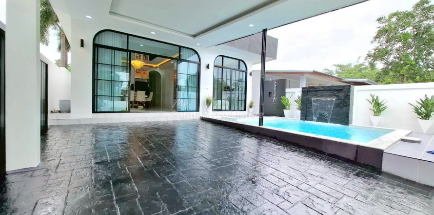 Casa de 3 dormitorios en Bang Lamung, Tailandia № 146558