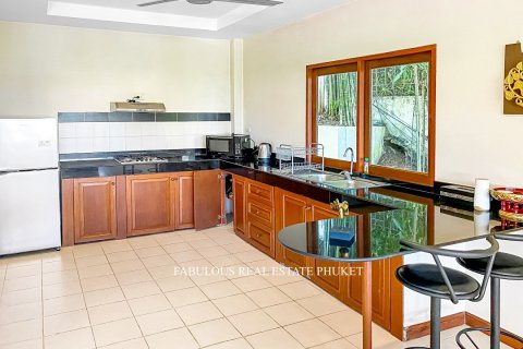 Chalet de 6 dormitorios en Kata, Tailandia № 179678 - foto 3