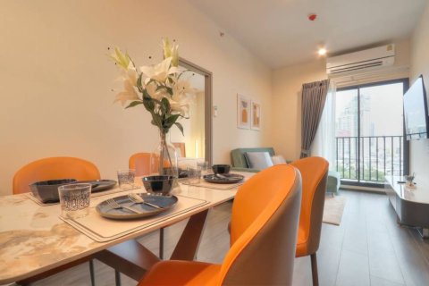 Condominio de 2 dormitorios en Khlong Toei, Bangkok, Tailandia № 150451 - foto 4