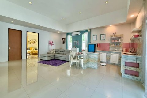 Casa de 2 dormitorios en Sattahip, Tailandia № 150450 - foto 6
