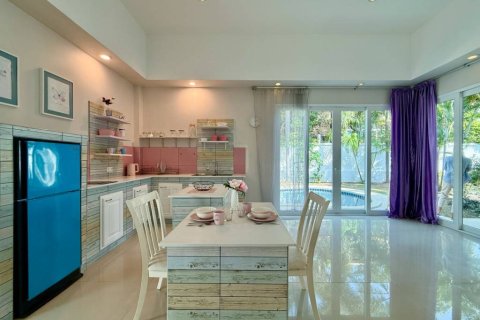 Casa de 2 dormitorios en Sattahip, Tailandia № 150450 - foto 10