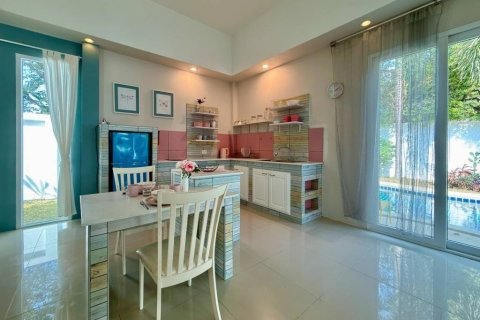 Casa de 2 dormitorios en Sattahip, Tailandia № 150450 - foto 8