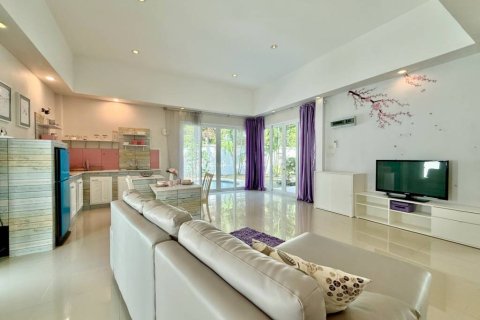 Casa de 2 dormitorios en Sattahip, Tailandia № 150450 - foto 5