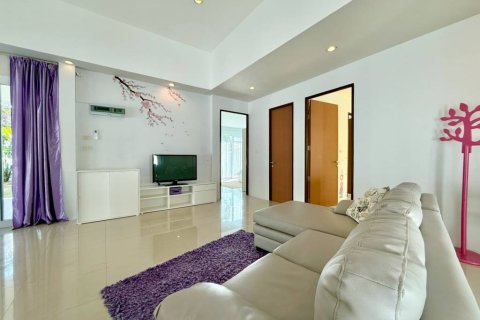 Casa de 2 dormitorios en Sattahip, Tailandia № 150450 - foto 3
