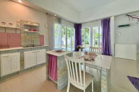 Casa de 2 dormitorios en Sattahip, Tailandia № 150450 - foto 9