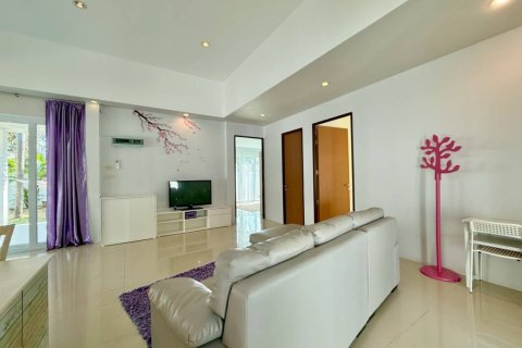 Casa de 2 dormitorios en Sattahip, Tailandia № 150450 - foto 2