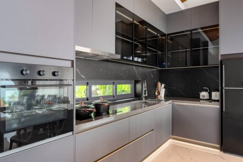 Chalet de 3 dormitorios en Surat Thani, Tailandia № 150453 - foto 10