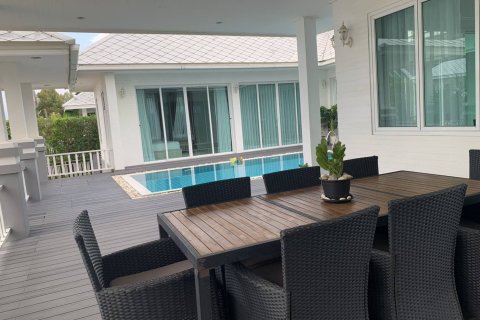 Chalet de 3 dormitorios en Hua Hin, Tailandia № 167184 - foto 12