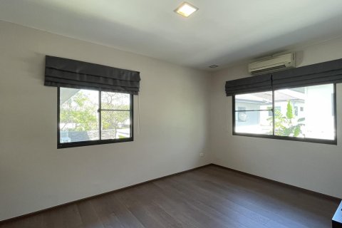 Casa de 4 dormitorios en Bangkok, Tailandia № 65503 - foto 12