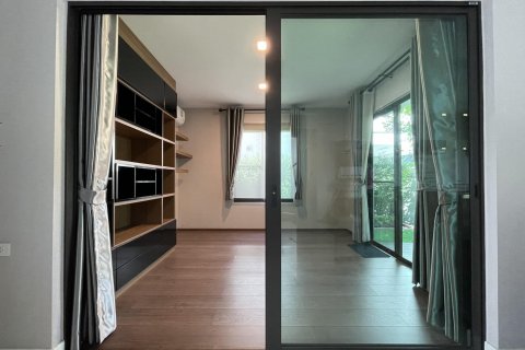 Casa de 4 dormitorios en Bangkok, Tailandia № 65503 - foto 8