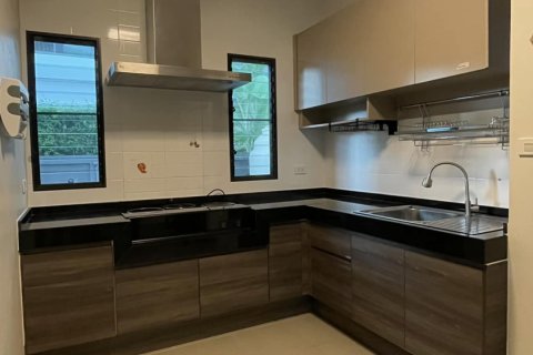 Casa de 4 dormitorios en Bangkok, Tailandia № 65503 - foto 14