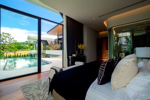 Chalet de 4 dormitorios en Layan Beach, Tailandia № 166835 - foto 7