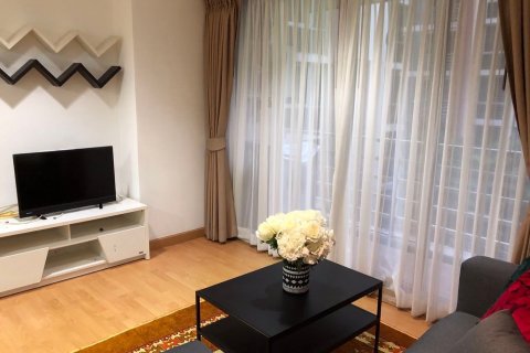 Condominio de 2 dormitorios en Khlong San, Bangkok, Tailandia № 47787 - foto 2