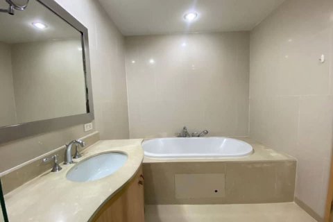 Condominio de 2 dormitorios en Sathon, Bangkok, Tailandia № 47791 - foto 5