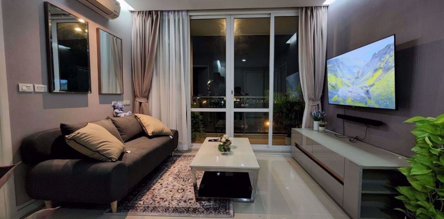 Condominio de 2 dormitorios en Huai Khwang, Bangkok, Tailandia № 75741