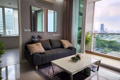 Condominio de 2 dormitorios en Huai Khwang, Bangkok, Tailandia № 75741 - foto 3