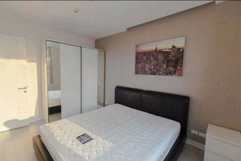 Condominio de 2 dormitorios en Huai Khwang, Bangkok, Tailandia № 75741 - foto 6