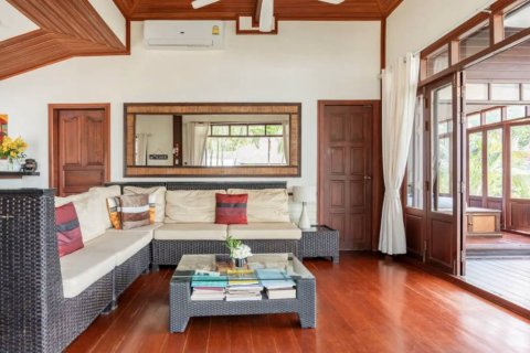 Chalet de 3 dormitorios en Surat Thani, Tailandia № 172749 - foto 5