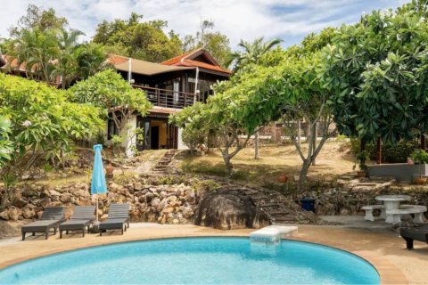 Chalet de 3 dormitorios en Surat Thani, Tailandia № 172749 - foto 3