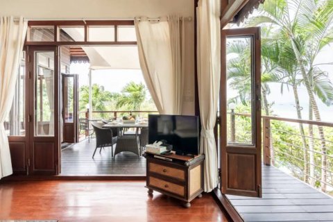 Chalet de 3 dormitorios en Surat Thani, Tailandia № 172749 - foto 10