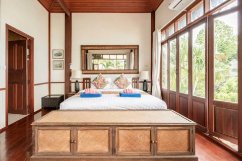 Chalet de 3 dormitorios en Surat Thani, Tailandia № 172749 - foto 9