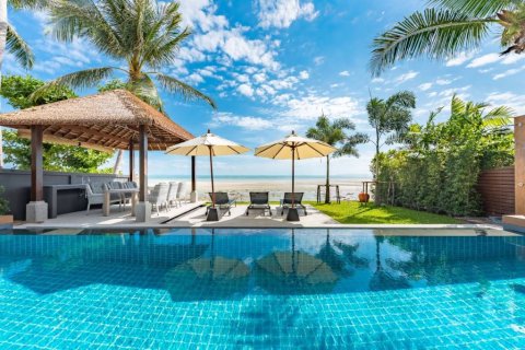 Chalet de 5 dormitorios en Surat Thani, Tailandia № 172745 - foto 2