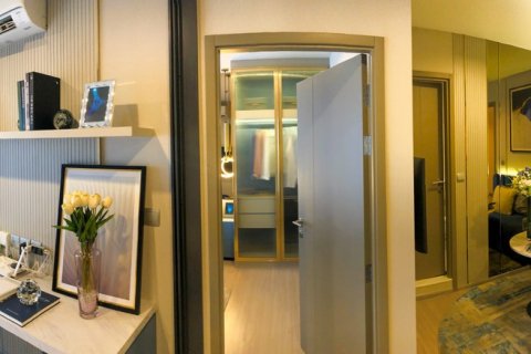 Condo in Bangkok, Thailand, 1 bedroom № 65827 - photo 2