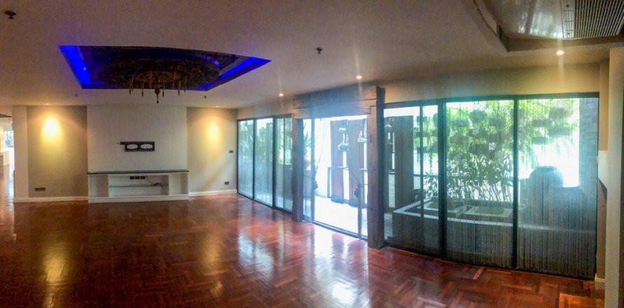 Condo in Bangkok, Thailand, 4 bedrooms  № 65831